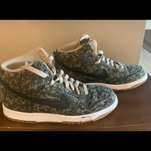 Nike Camo Sneakers *worn twice*